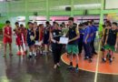 นักเรียนเข้าร่วมการแข่งขันบาสเกตบอล รุ่นอายุไม่เกิน 18 ปี  รับรางวัลชนะเลิศอันดับ 1